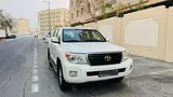 تويوتا 2014 سبعة مقاعد - أبيض، بنزين، أوتوماتيك، تأمين شامل 76 ألف ريال قطري